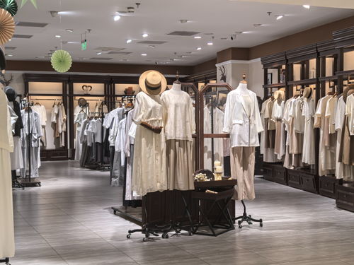 夏季款漢服迎來(lái)熱銷 解鎖混搭防曬新穿法