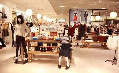 商場服飾為何提前上季？解析服裝零售的‘時間差’策略