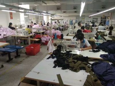 走進(jìn)企業(yè)，暖心回訪——記我校就業(yè)學(xué)生回訪紀(jì)實(shí)之服裝輔料銷(xiāo)售篇